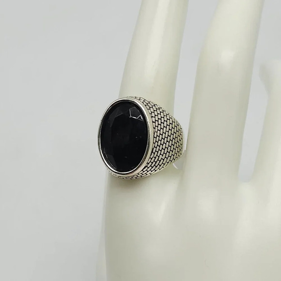 Black Faceted Rhinestone Tiny Brick Design Silver Tone Ring Size 10 Vintage - Picture 2 of 4